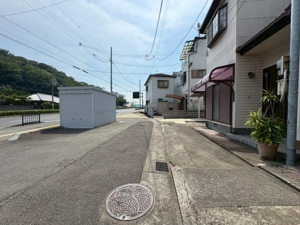 和歌山市秋葉町　中古戸建の前面道路含む現地写真