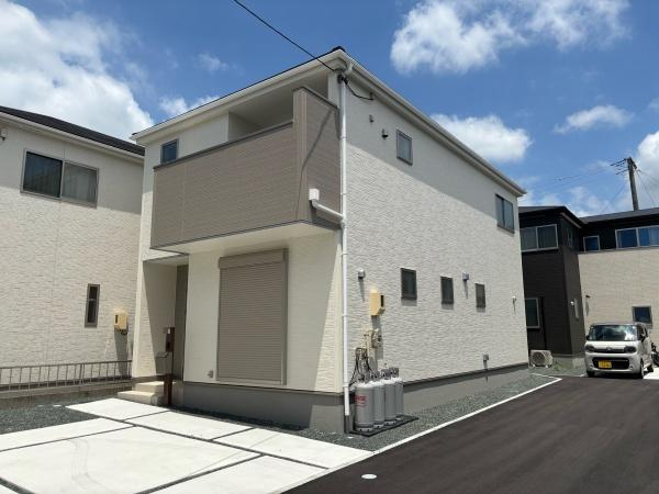 豊川市新豊町1丁目58期　全3棟・2号棟