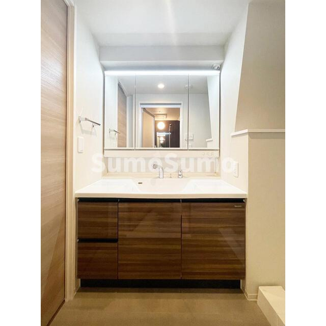 ルミエールランの洗面所|ゆったりとスペースのある洗面所