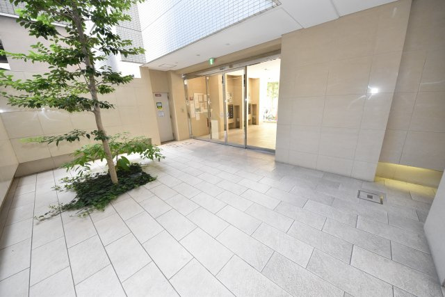 ドゥーエ谷町のエントランス