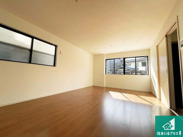 京都市伏見区淀生津町　第1期　新築一戸建ての前面道路含む現地写真|周辺は落ち着いた街並みの住宅地！子育てがしやすい住環境です！まだ未完成ですが、現地でしかわからない事もございます。是非一度ご覧ください。