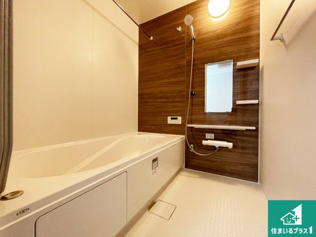 京都市伏見区淀生津町　第1期　新築一戸建ての前面道路含む現地写真|周辺は落ち着いた街並みの住宅地！子育てがしやすい住環境です！まだ未完成ですが、現地でしかわからない事もございます。是非一度ご覧ください。