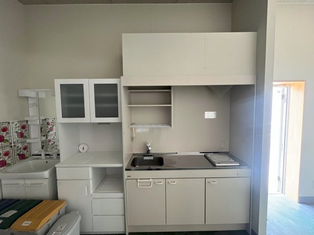 長塚町１丁目１１１－４事務所付倉庫付のキッチン