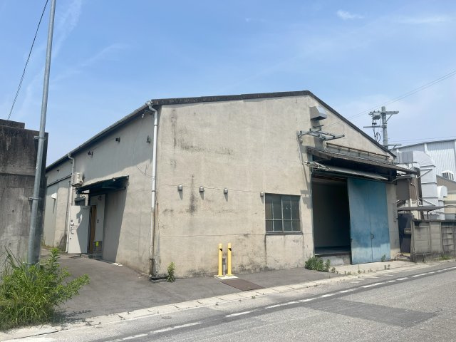 長塚町１丁目１１１－４事務所付倉庫付