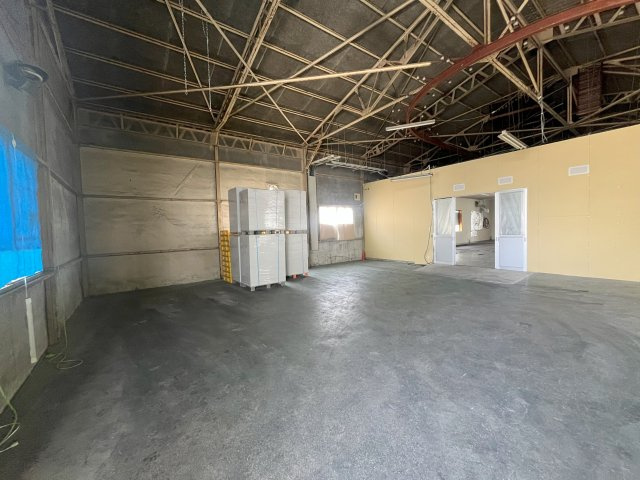 長塚町１丁目１１１－４事務所付倉庫付の内装