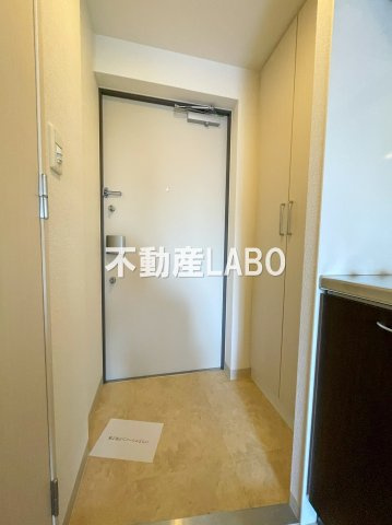 エステムプラザ難波WESTリバークロスの玄関