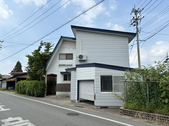 米沢市駅前４丁目　２階建て中古住宅の外観