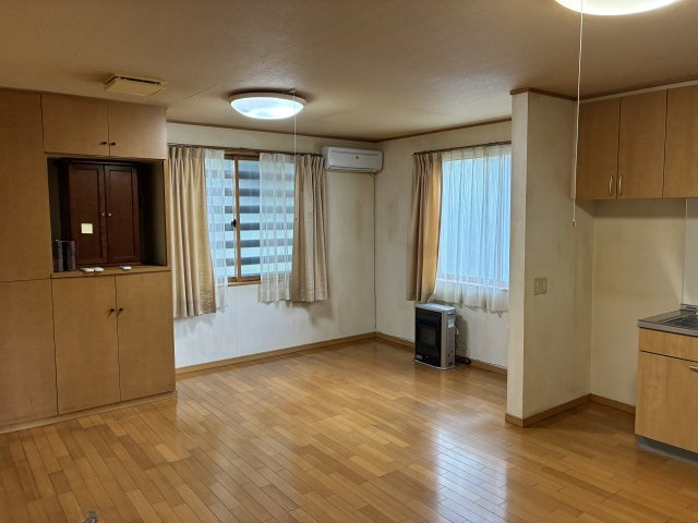 米沢市駅前４丁目　２階建て中古住宅の内装|ダイニング