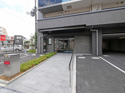 【エントランス】 | エスリードレジデンス大阪福島シティスクエア | 落ち着いたエントランスです