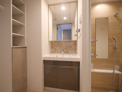 【独立洗面台】 | エスリードレジデンス大阪福島シティスクエア | 独立洗面台、朝の身支度には欠かせません