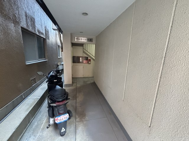 サルナートなかはらのロビー