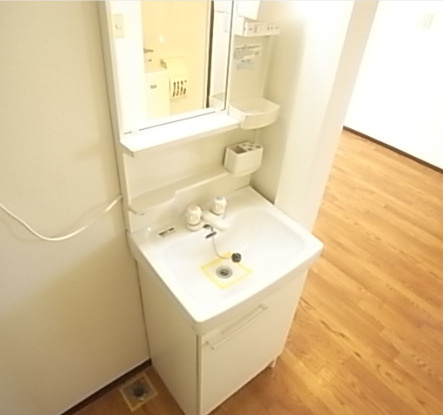 千葉市中央区宮崎町　一棟収益アパートの独立洗面台