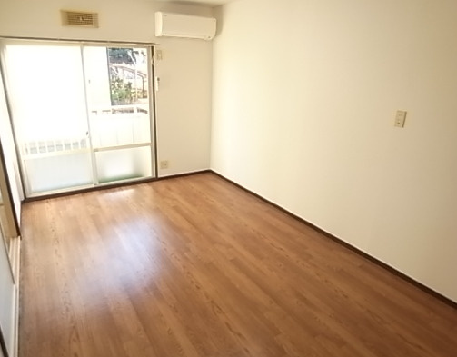 千葉市中央区宮崎町　一棟収益アパートの洋室