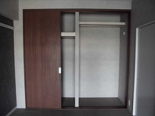 インペリアル南塚口ガーデンハウスの収納|クロゼット(リビングダイニング)