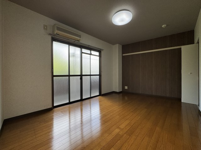 ビラージュ桃山の居間・リビング