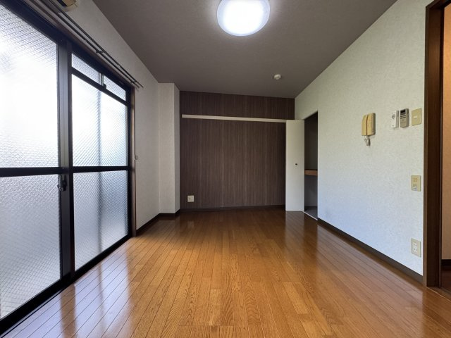 ビラージュ桃山の居間・リビング