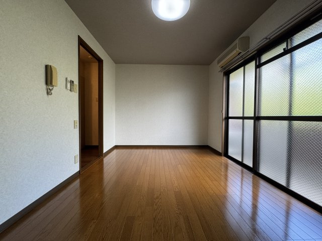 ビラージュ桃山の居間・リビング