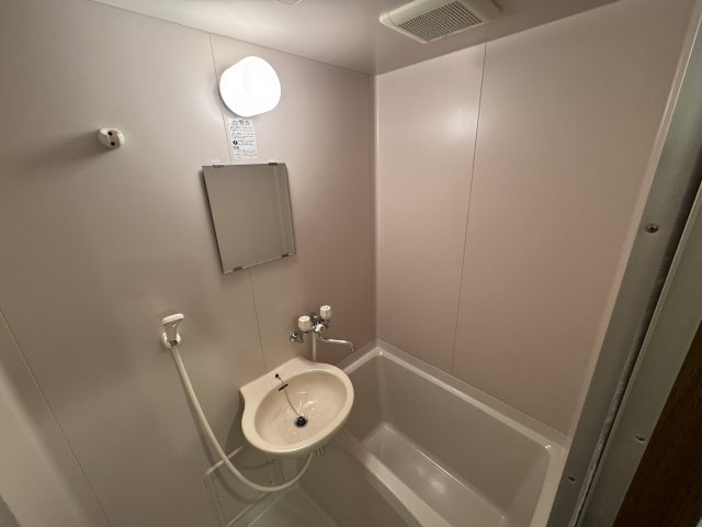 ビラージュ桃山の浴室