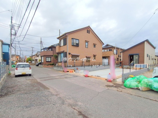 越谷市袋山　新築一戸建て　2号棟の前面道路含む現地写真