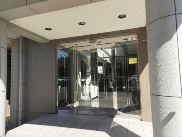 【エントランス】 | APEX FLAT　R | 清潔なエントランスです（同物件別室写真です）