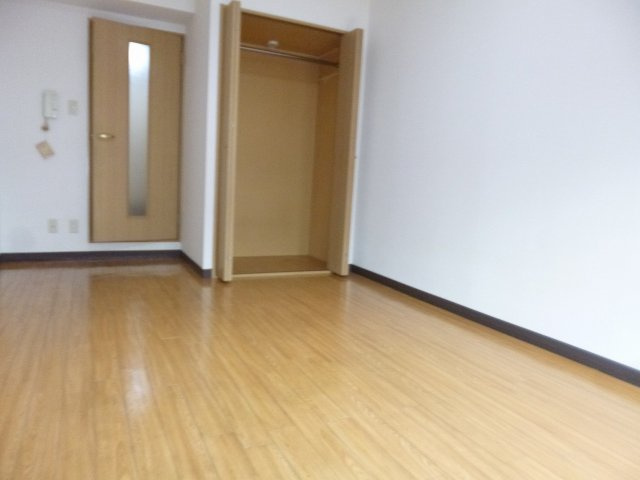 【洋室】 | APEX FLAT　R | スタンダードな洋室です（同物件別室写真です）