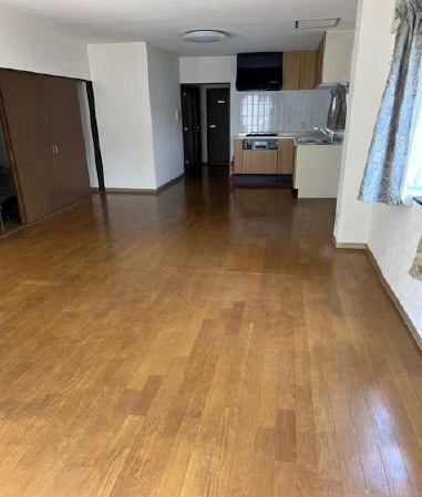千葉市中央区亀岡町　売ビルの居間・リビング