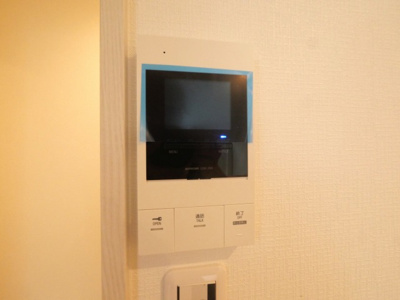 【セキュリティ】 | SOLASIA residence九条 | モニター付きインターフォンです。