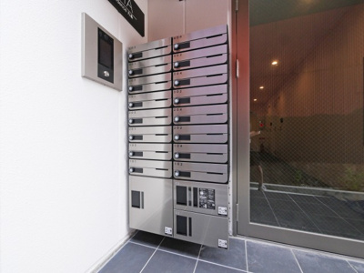 【その他共用部分】 | SOLASIA residence九条 | 宅配ボックスです。