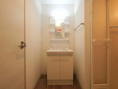 【独立洗面台】 | SOLASIA residence九条 | 独立洗面台あり、毎朝おしゃれに忙しい女性の方におすすめです