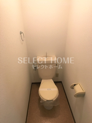 【トイレ】 | Ｓｕｒｐｌｕｓ　Ｔｗｏ　Ｉｃｈｉｋａｗａ　Ｂ | シンプルで使いやすいトイレです
同型タイプ