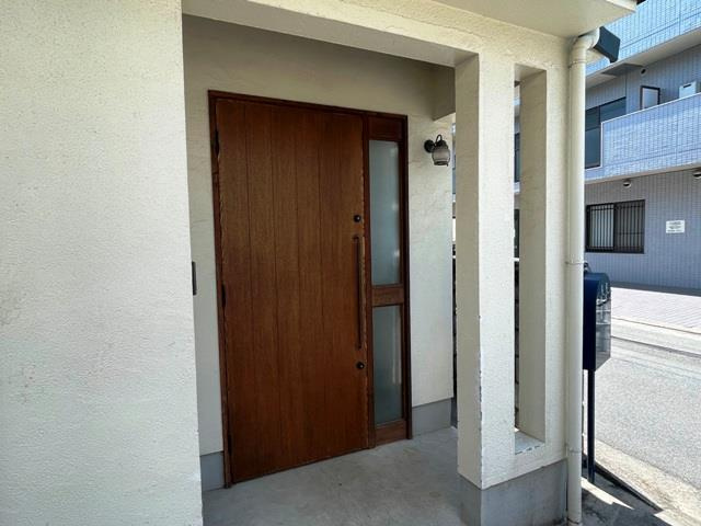 東園田町５丁目戸建の玄関