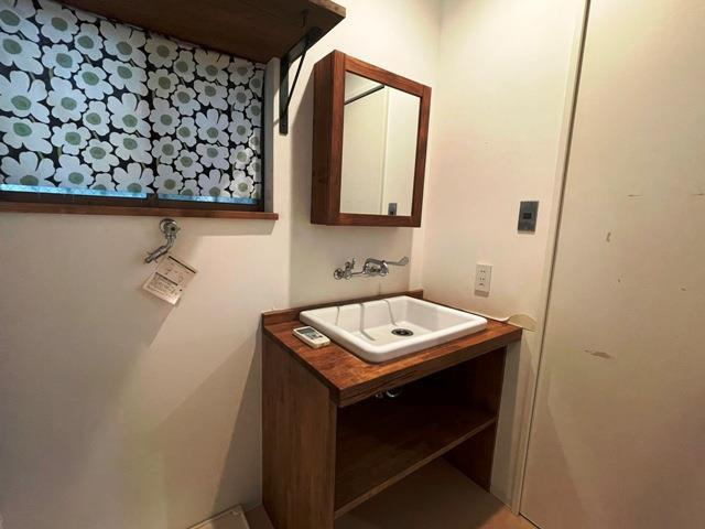 東園田町５丁目戸建の洗面所