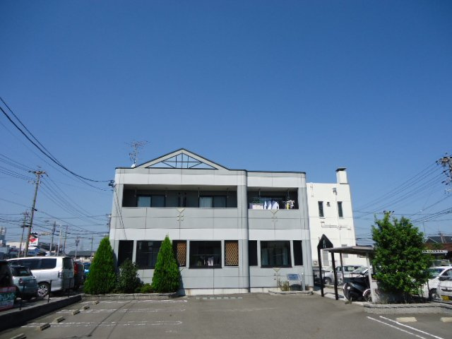 アグレストⅠの駐車場|外観写真（昼）