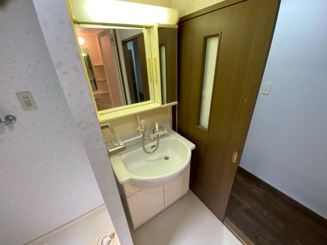 リアライズ芦屋東山の洗面所