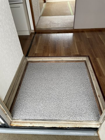 つばきコーポの玄関