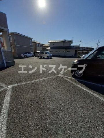 ミレニアムＢの駐車場|高崎、前橋のお部屋探しはエンドスケープまで！お客様の理想お聞かせ下さい♪