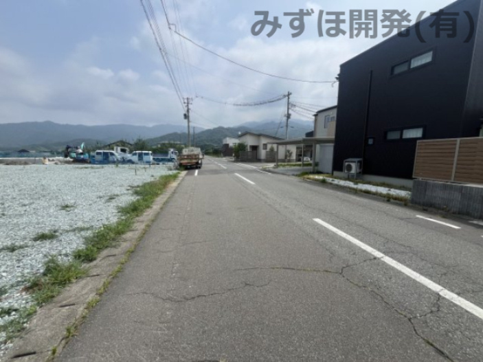 天童市大字干布339番3の前面道路含む現地写真|前面道路は南側8ｍあります