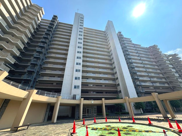 グランセリーナの外観|外観
スケール感のある堂々とした佇まいが魅力。敷地にゆとりがあり、住まう人にも来客にも心地よい景観です。