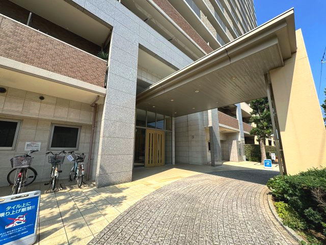 グランセリーナの外観|車寄せ