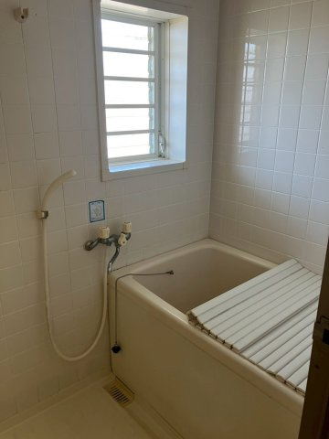 ヒルサイド見和IIの浴室