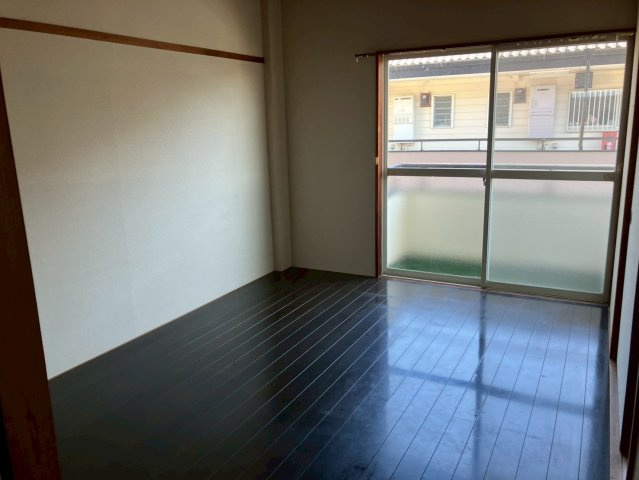 ヒルサイド見和IIの居間・リビング