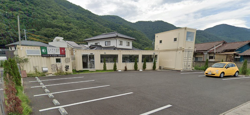 千曲市レストラン・コインランドリー・倉庫の外観