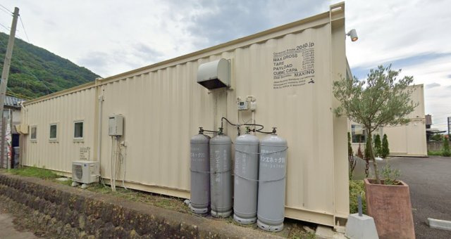 千曲市レストラン・コインランドリー・倉庫の外観