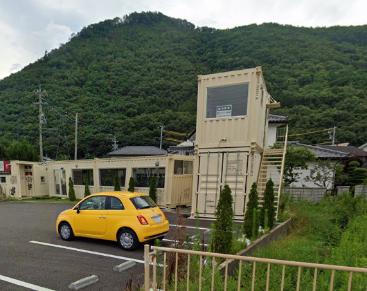 千曲市レストラン・コインランドリー・倉庫の外観