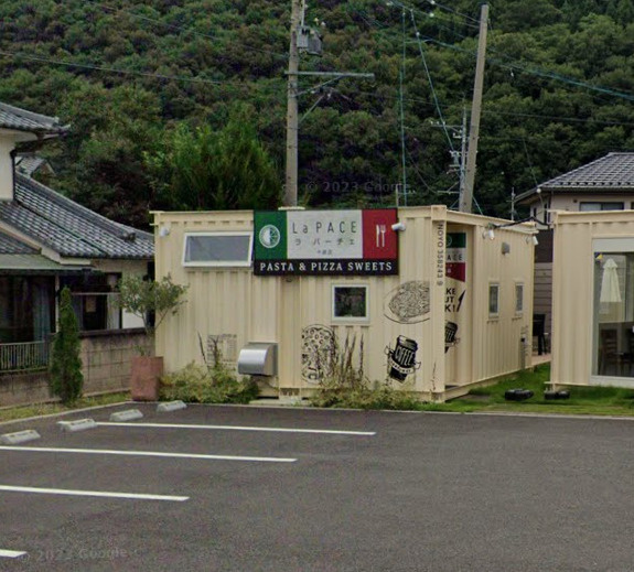 千曲市レストラン・コインランドリー・倉庫の外観