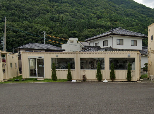 千曲市レストラン・コインランドリー・倉庫の外観