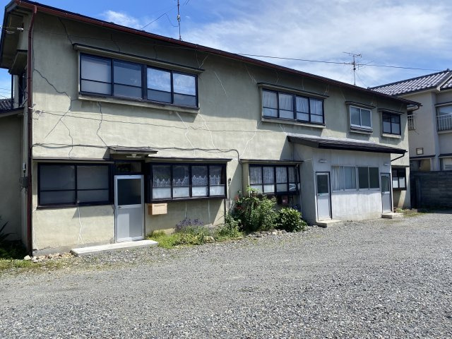 遠野市中央通りのアパート