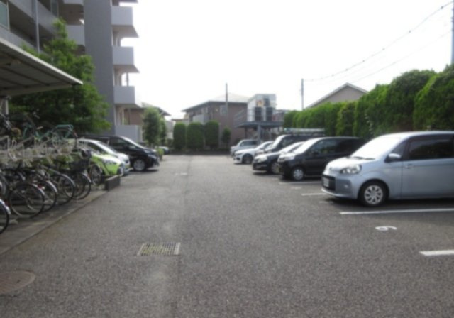 【駐車場】