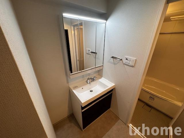 ストーリアイバラキの洗面所|脱衣スペースもあります