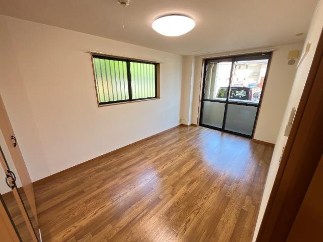 パレット伏見　　刈谷市近郊の賃貸はクラスホームの居間・リビング|洋室